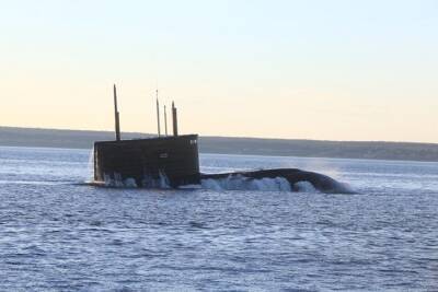 Учения с торпедной стрельбой провели российские подводники в Баренцевом море - vm - Россия