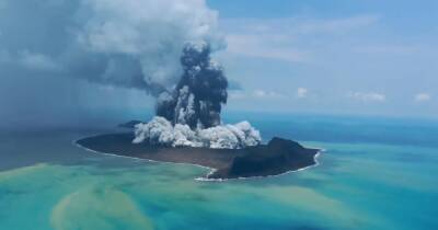 На Тонга обрушилось цунами после извержения гигантского подводного вулкана (видео) - focus.ua - Украина - Австралия - Новая Зеландия - Вануату - Фиджи - Тонга