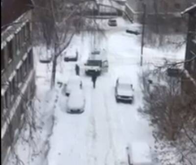 Еще одна скорая помощь застряла в снегу в Нижнем Новгороде - vgoroden.ru - Нижний Новгород - район Канавинский