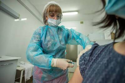 В Смоленской области почти 430 тысячи жителей завершили вакцинацию от COVID-19 - rabochy-put.ru - Смоленская обл. - Covid-19