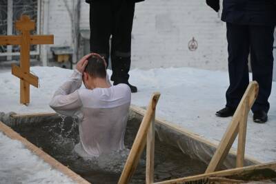 Иисус Христос - В Новосибирской области более 1 тысячи осуждённых искупались в проруби на Крещение - sib.fm - Россия - Новосибирская обл.