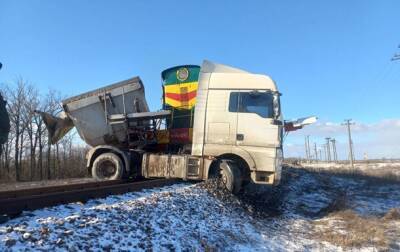 В Николаевской области поезд протаранил грузовик - korrespondent - Украина - Николаевская обл.