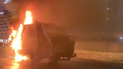 В Санкт-Петербурге сгорел мусоровоз — видео - ivbg.ru - Россия - Украина - Санкт-Петербург - Витебск