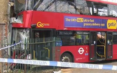 В Лондоне автобус с детьми врезался в дом - korrespondent - США - Украина - Англия - Лондон - Юар - Лондон - Великобритания