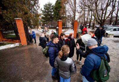 Более 1,5 тыс. человек эвакуировали из школ и детсадов на Чукотке из-за сообщения о минировании - interfax-russia.ru - Россия - Чукотка - Анадырь