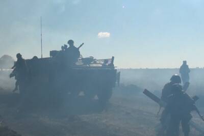В ЛНР заявили, что Украина размещает бронетехнику в жилых районах - aif - Украина - ДНР - ЛНР
