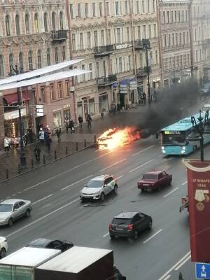 В Санкт-Петербурге за три дня сгорели четыре автомобиля - ivbg.ru - Россия - Украина - Санкт-Петербург