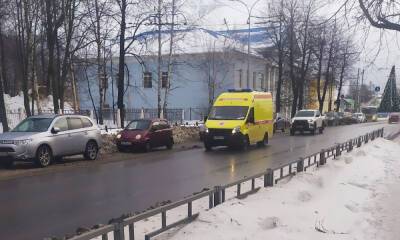 «Скорая» с пациентом застряла в снегу в Петрозаводске - gubdaily.ru - Петрозаводск
