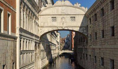 Знаменитости - Мост вздохов в Венеции: его мрачная история и удивительная легенда, которая касается каждого из нас - fokus-vnimaniya.com