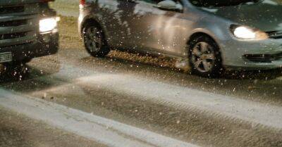 Вниманию водителей: из-за снегопада движение затруднено практически на всей территории Латвии - rus.delfi.lv - Латвия