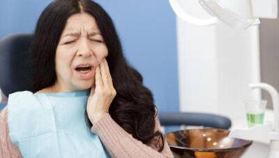 У израильтянки выпали протезы изо рта, она требует от врача 2,5 млн шекелей - vesty.co.il - Израиль - Тель-Авив