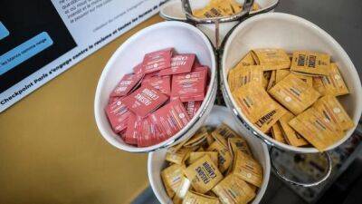 Эммануэль Макрон - Франция сделает презервативы бесплатными в аптеках для лиц 18-25 лет - unn.com.ua - Украина - Киев - Франция - Кипр