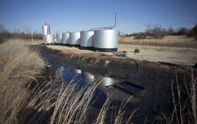 Ціни на нафту падають п'ятий день поспіль, попри зупинку великого трубопроводу в США - rbc.ua - США - state Texas - Україна - Reuters
