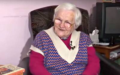 84-летняя украинка стала звездой соцсетей: подписаны сотни тысяч людей - politeka.net - Россия - Украина