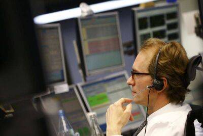 Российский фондовый рынок открылся в красной зоне - smartmoney.one - Россия - Reuters