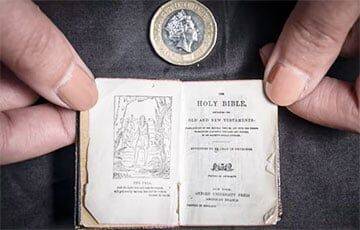 В Великобритании нашли Библию размером с монету - charter97.org - Англия - Белоруссия