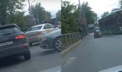 В Тюмени на улице Чернышевского Nissan протаранил мотоцикл - nashgorod.ru - Тюмень