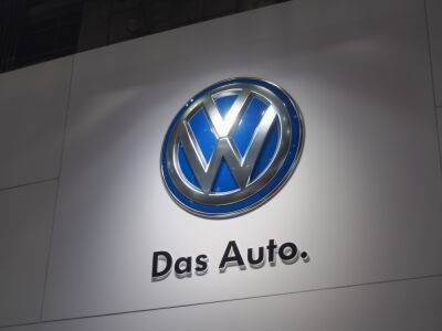 Герберт Дисс - CEO Volkswagen грозится обойти Tesla по продажам электромобилей к 2025 году - itc.ua - Украина