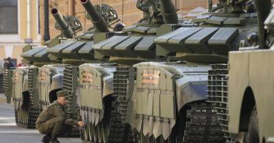 Британская разведка: Россия, вероятно, использует в наступлении на юге Украины танки 50-летней давности - rus.delfi.lv - Россия - Украина - Англия - Латвия