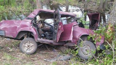 В Башкирии ВАЗ врезался в дерево – один погиб, трое пострадали - usedcars.ru - Башкирия - район Уфимский
