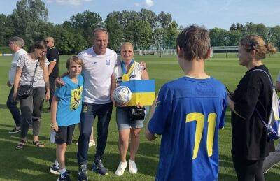 Александр Петраков - Сборная Украины встретилась со 150 украинскими детьми в Словении - sportarena.com - Украина - Армения - Словения - Шотландия - Ирландия