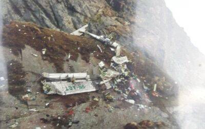 В Непале врезался в гору самолет с 22 пассажирами на борту - korrespondent - Китай - Украина - Германия - Индия - Чунцин - Непал