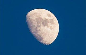 Ученые заметили на Луне аномальный кратер - charter97.org - США - Белоруссия