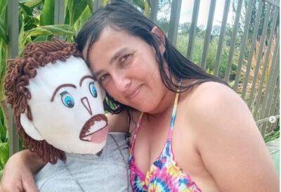 37-летняя Мораес вышла замуж за куклу и, говорит, что забеременела и родила от нее - vesty.co.il - Израиль - Рио-Де-Жанейро - Бразилия