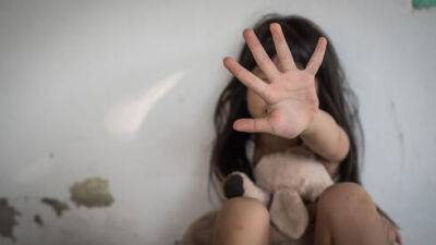 Подозрение: малышей часами держали в темной комнате в детсаду на юге Израиля - vesty.co.il - Израиль