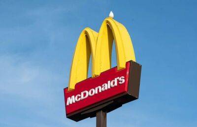 McDonald's в России подал заявки на регистрацию новых логотипов - ont.by - Россия - Белоруссия