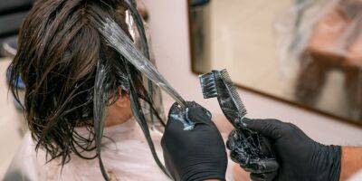 Эффективнее и дешевле. Чем отмыть краску для волос с кожи: восемь проверенных способов - nv.ua - Украина