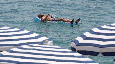 Вода в Средиземном море прогрелась до 30 градусов - ru.euronews.com