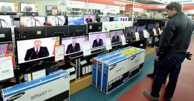 Продажи телевизоров рухнули по всему миру: цены могут снизиться, но не для России - focus.ua - Россия - Китай - США - Украина
