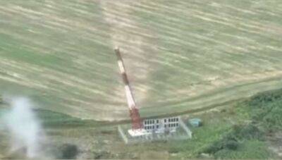 Падала повільно: дрон-камікадзе знищив російську вежу в Білгородській області - lenta.ua - Украина