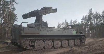 FPV-дрон уничтожил ЗРК "Стрела-10" под Бахмутом: какие еще потери понес враг (видео)