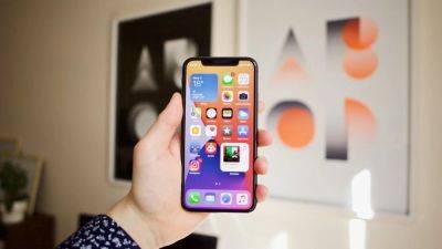 Apple хочет внедрить ИИ-систему Google в будущий iPhone