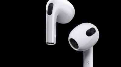 В сентябре Apple представит две версии AirPods 4 с USB-C, активным шумоподавлением и без него