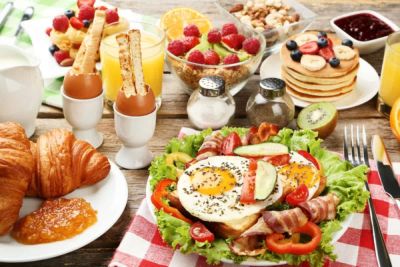 Лучшие продукты для завтрака, которые замедляют старение клеток, назвали эксперты