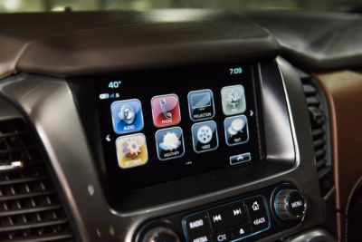 Владельцы ряда автомобилей GM больше не могут получить доступ к магазину приложений