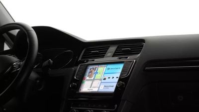 Tesla откладывает запуск CarPlay из-за небольших проблем с iOS 26