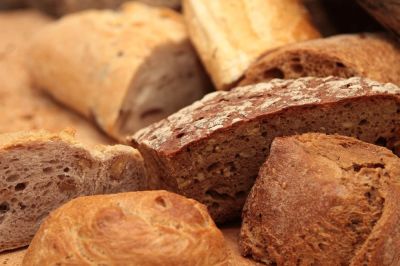 В каком месте категорически нельзя хранить хлеб