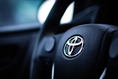 Как устроиться в Toyota: 6-секундный тест с веревкой (ВИДЕО)